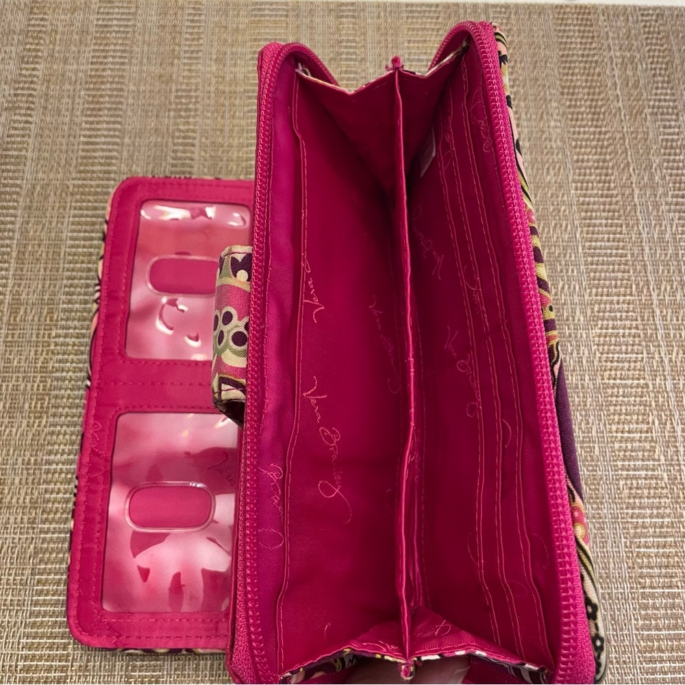 Vera Bradley Turn Lock wallet “Very Berry Paisley” print - Picture 4 of 4